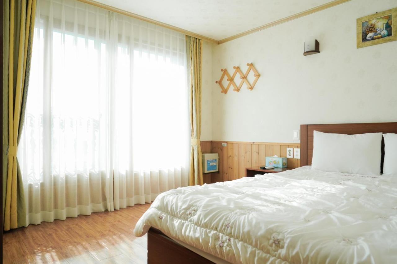 Jungmun Haesung Parktel Villa Seogwipo Exterior photo